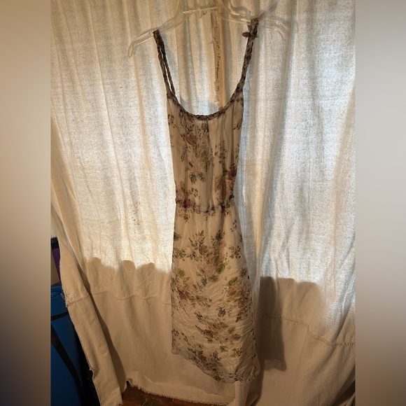 Cute lil dress - Picture 4 of 6